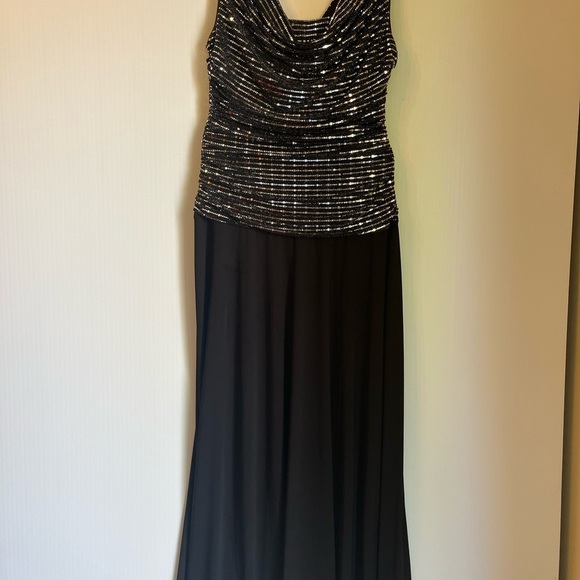 R&M Richards Black Sequin Bodice Sleeveless Long Evening Dress Sexy Party Sz 12 - Picture 8 of 10